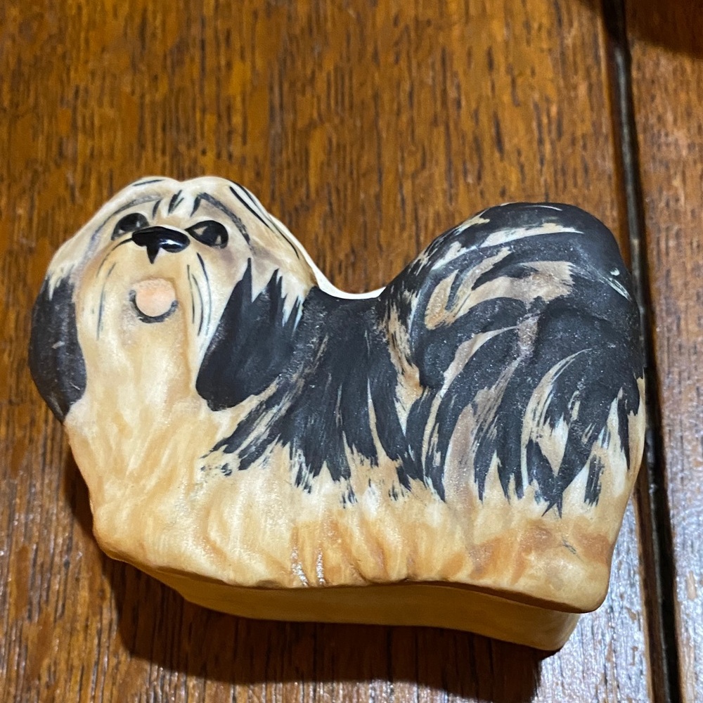 A Carol Halmy porcelain dog box of a Lhasa Apso. Vintage, hand made 1970s. EUC